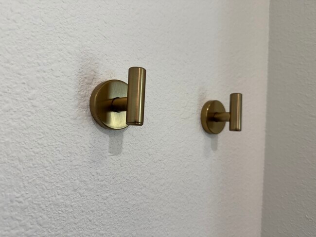 Building Photo - 3211 Pleasant St