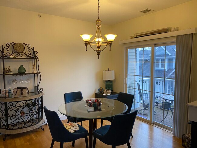 Dining room - 7 Seven Springs Ln