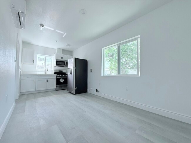 Building Photo - 251 E Nicolet St