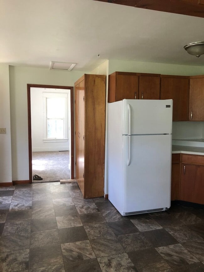 Building Photo - Available August ~ Awesome 1 bedroom, 1 Ba...