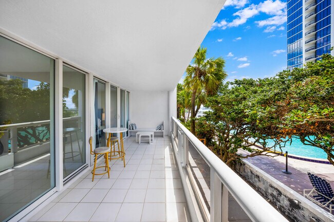 Foto del edificio - 1717 N Bayshore Dr