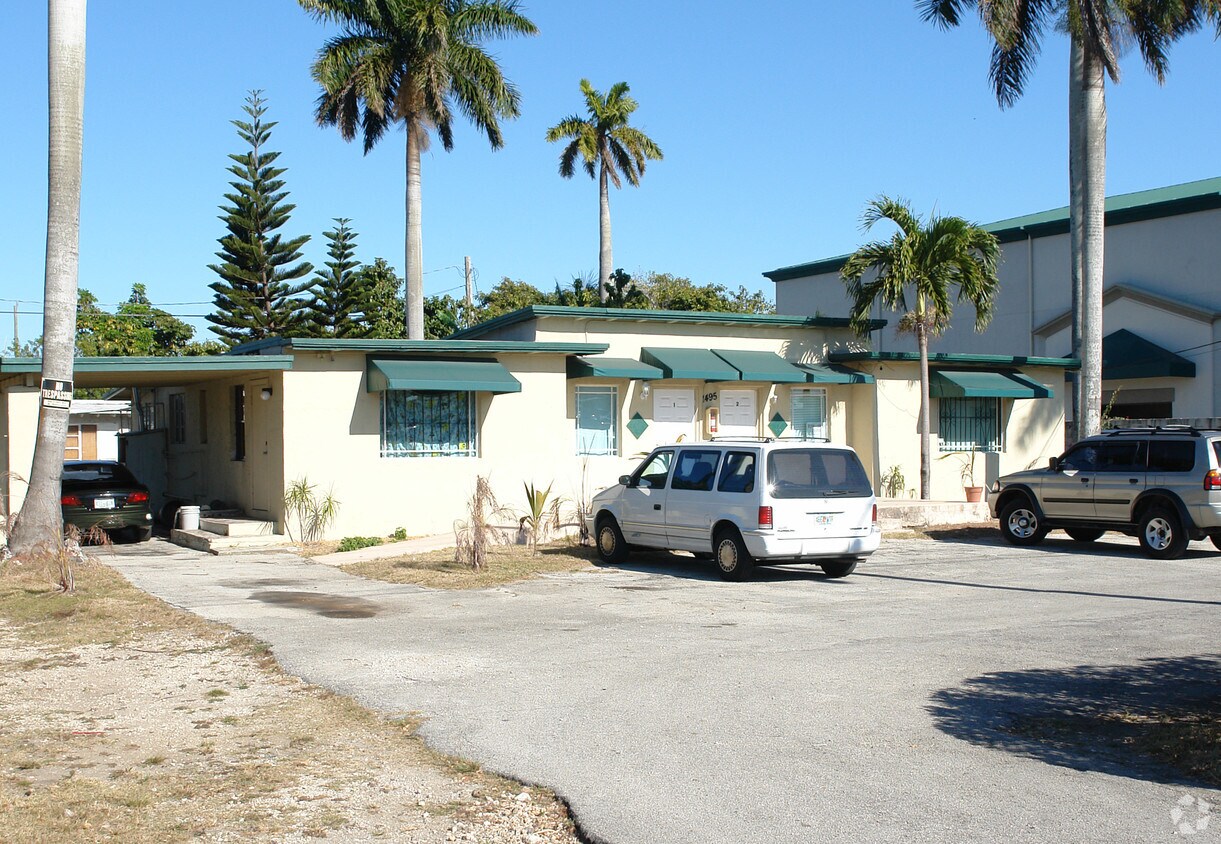 Building Photo - 1494 W Dixie Hwy