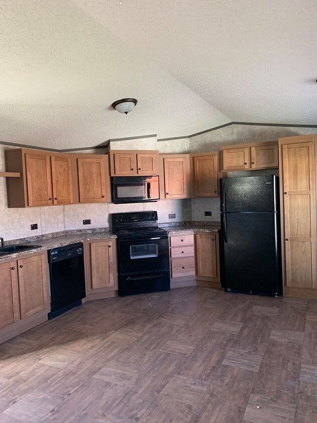 FLP model - 8511 Gulf Hwy