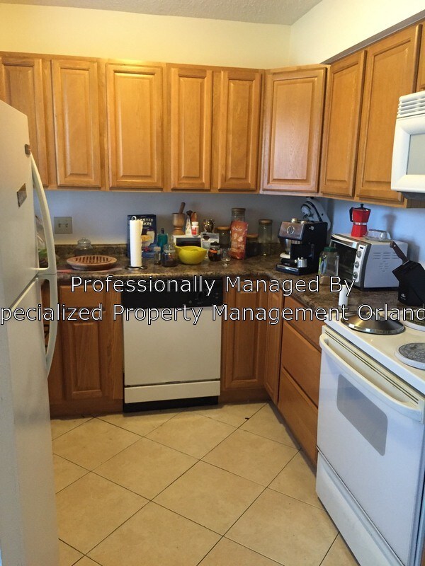 Building Photo - 227 Oakwood Dr