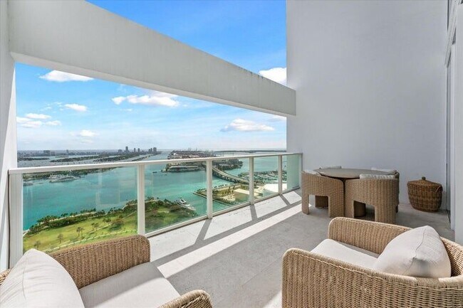 Building Photo - 1040 Biscayne Blvd