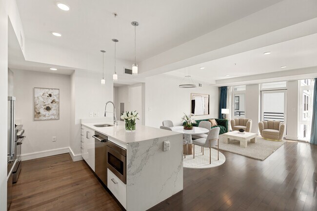Foto del edificio - 262 Monsignor Obrien Hwy