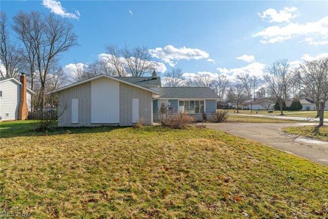 Foto del edificio - 8671 Ashwood Dr