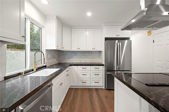 Foto del edificio - 377 Roycroft Ave