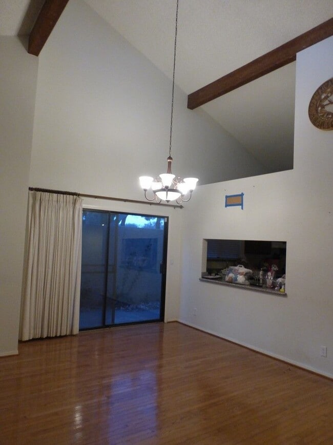 Building Photo - 3 Bedroom Condo on Antelope Hills Golf Cou...