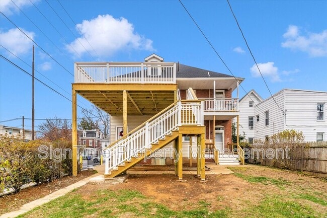 Building Photo - 25 Wayside Ave