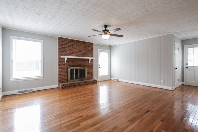Building Photo - 118 Newgate Dr