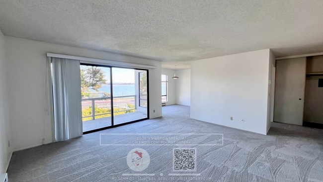Building Photo - Waterfront 1 bedroom located at the resort style Watergate complex included ameneties, water, gar...