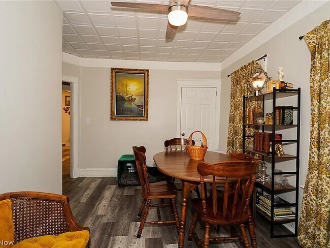 Foto del edificio - 3647 W 47th St