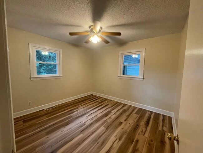 Building Photo - 122 Sizemore Ave