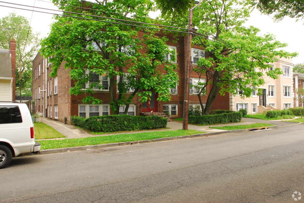 Foto del edificio - 204 E Price St