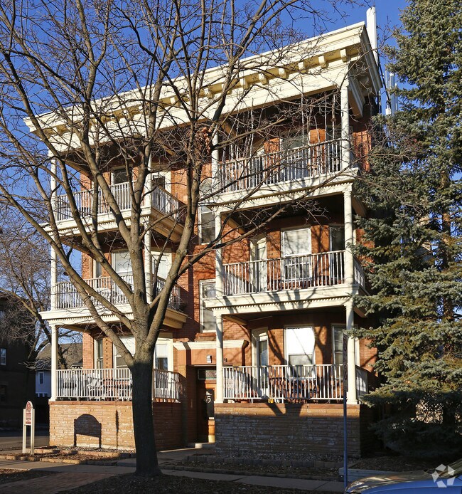 Building Photo - Avon Apartments