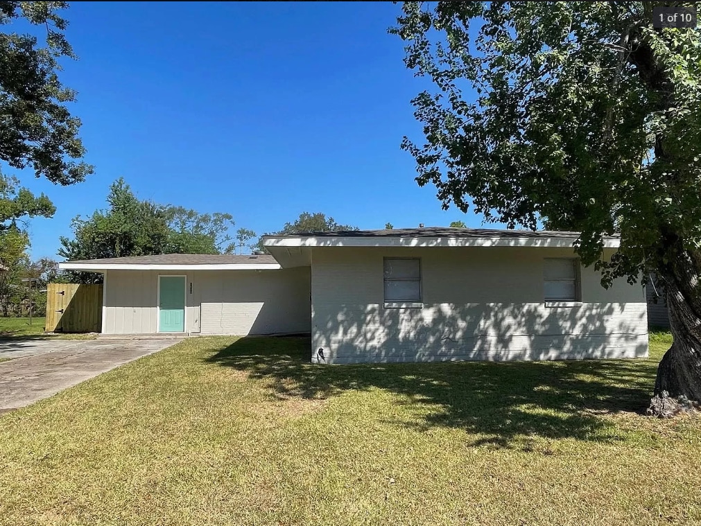 Primary Photo - 1609 Clover Dr