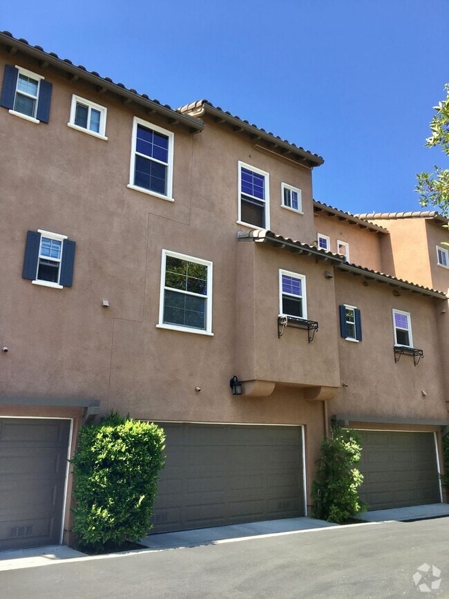 Building Photo - 2544 Escala Cir
