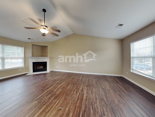 Foto del edificio - 710 Timberwood Ridge