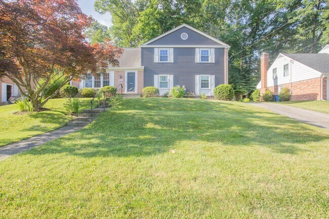 Foto del edificio - Amazing 4 BR/2.5 BA Single-Family Home in ...