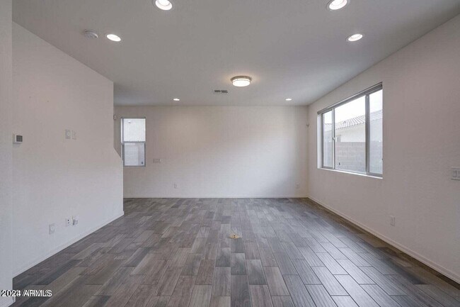 Building Photo - 3720 E Valencia Dr