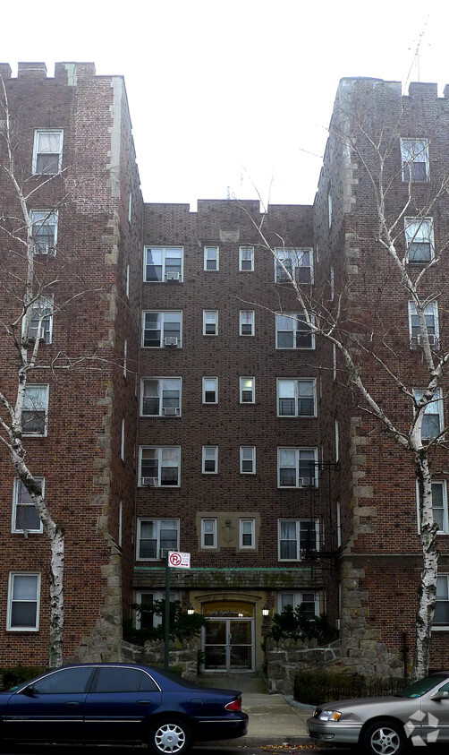Building Photo - 8831 Fort Hamilton Pky