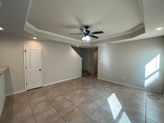 Foto del edificio - 7034 Lakeview Dr.