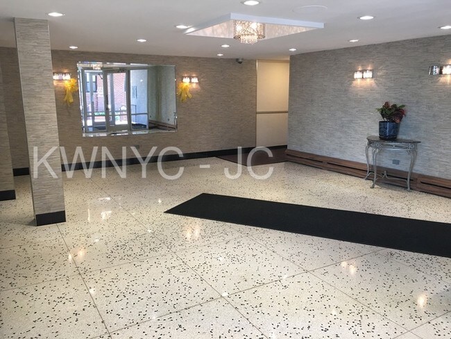 Foto del edificio - 1100 Stadium Ave