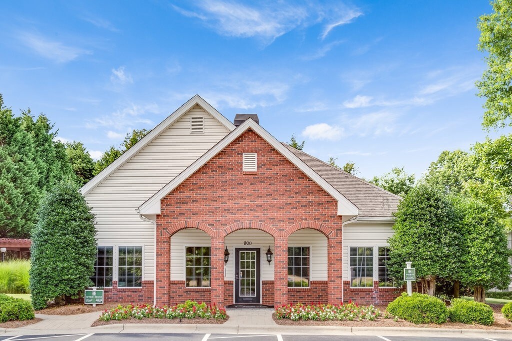 Crowne Park Apartments in WinstonSalem, NC