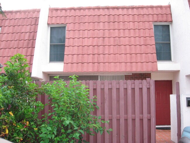 Foto del edificio - 13943 SW 84th St