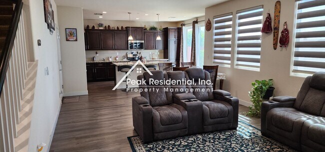 Foto del edificio - Beautiful Folsom 3bd/3ba Home with Loft an...