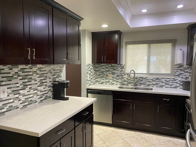 Foto del edificio - 34871 Gladstone Pl