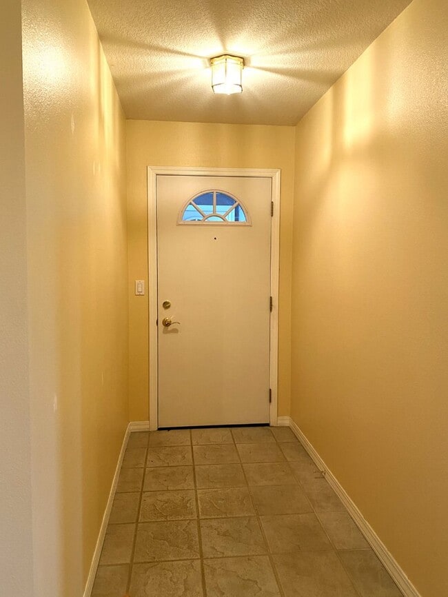 Building Photo - Ground Level River View Condo