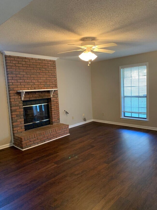 Foto del edificio - 3 br, 2.5 bath House - 208 Omega Cir