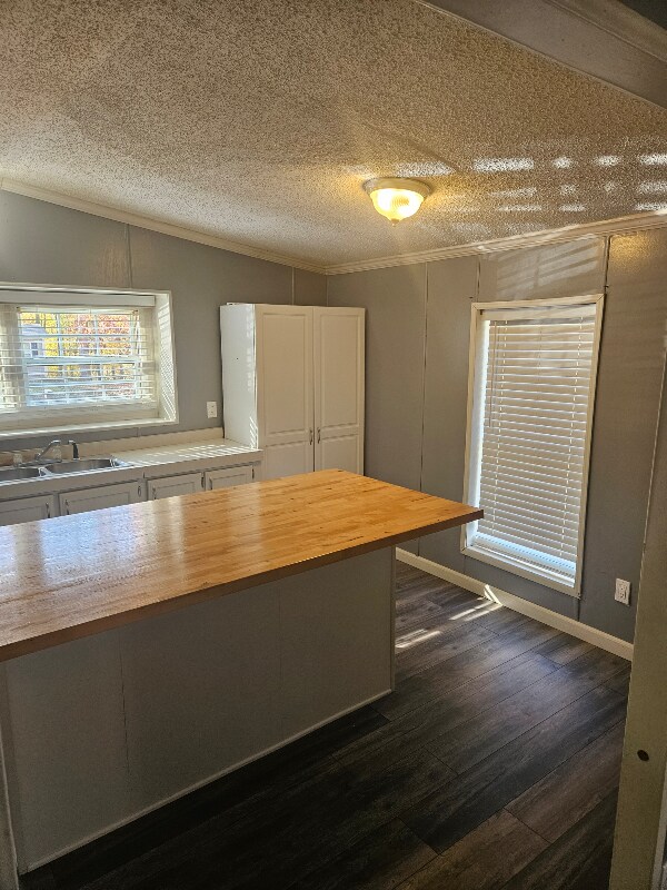 Foto del edificio - 145 Otter View Ct