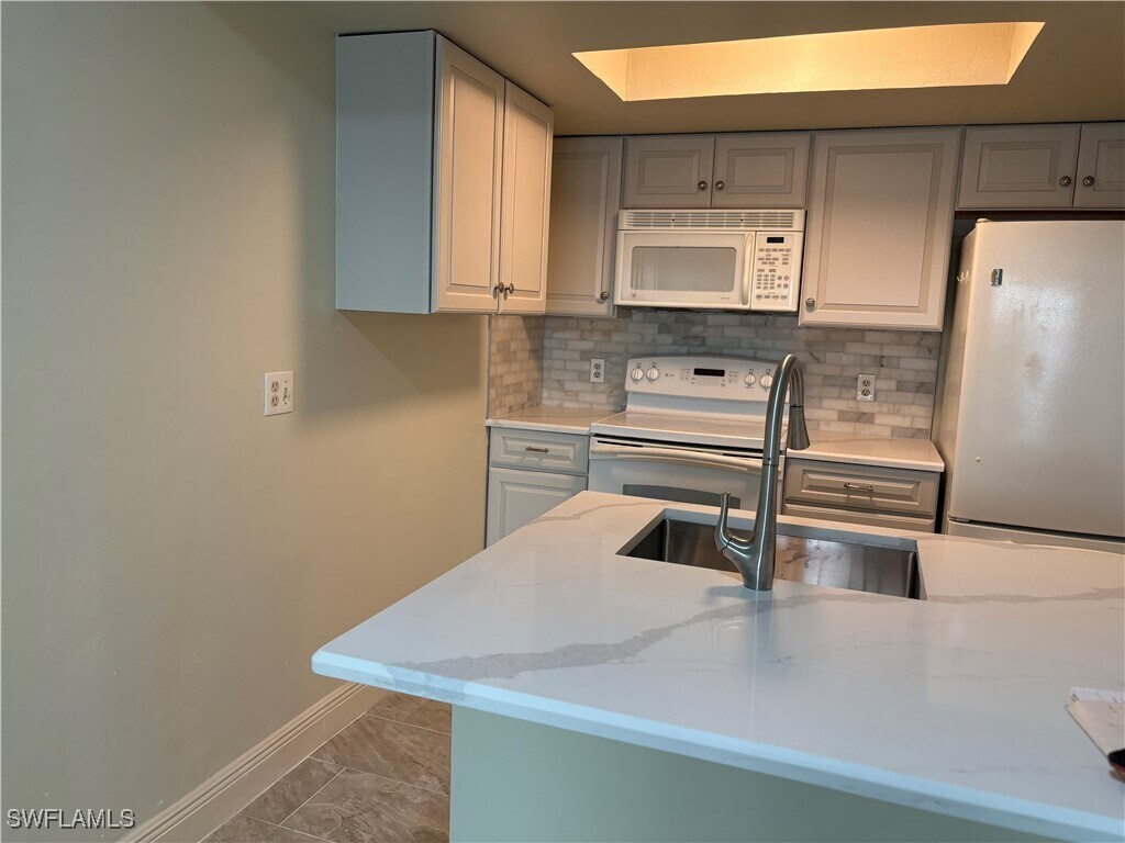 Foto principal - 2875 Palm Beach Blvd