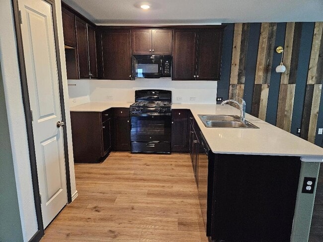 Building Photo - 17721 Somerville Ct