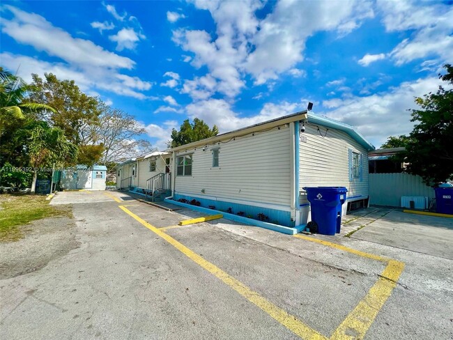 Building Photo - 1203 SW 128th Ave