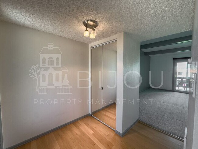 Building Photo - 1022 Fontmore Rd