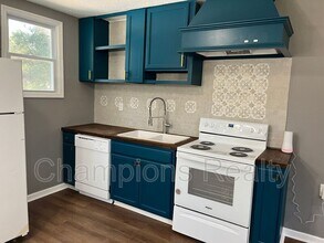 Building Photo - 2603 Garden Dr