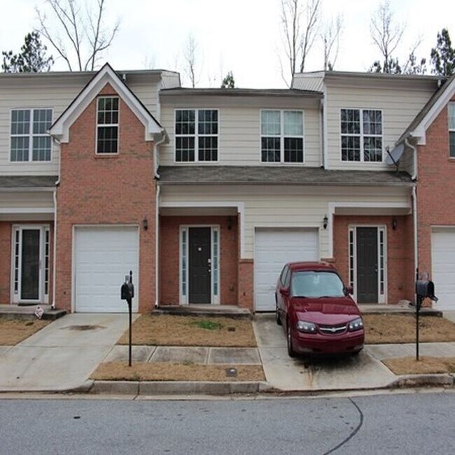 Building Photo - 4989 Lower Elm St