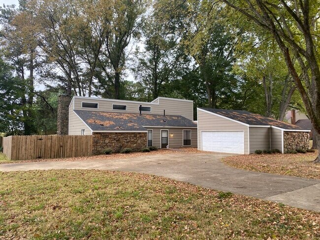 Building Photo - 8313 Burning Tree Ln