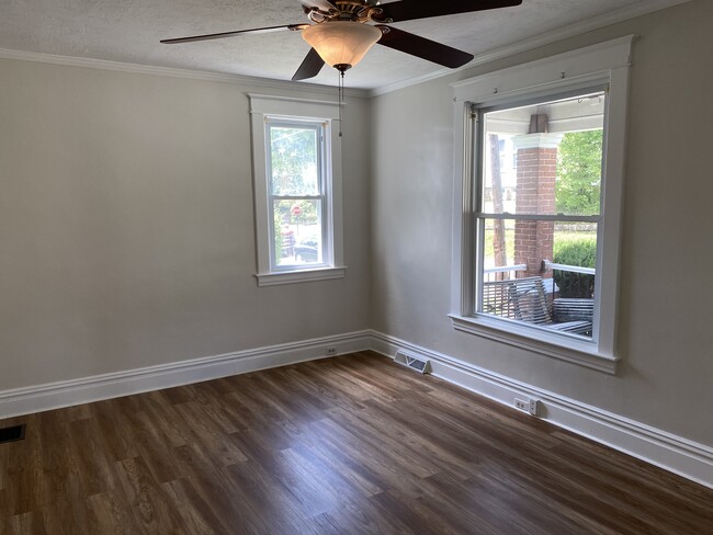 Building Photo - 307 Spruce St