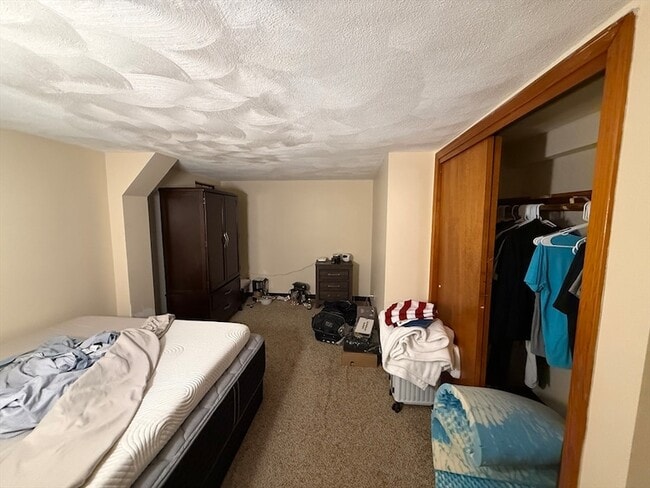 Foto del edificio - 15 Michael Rd