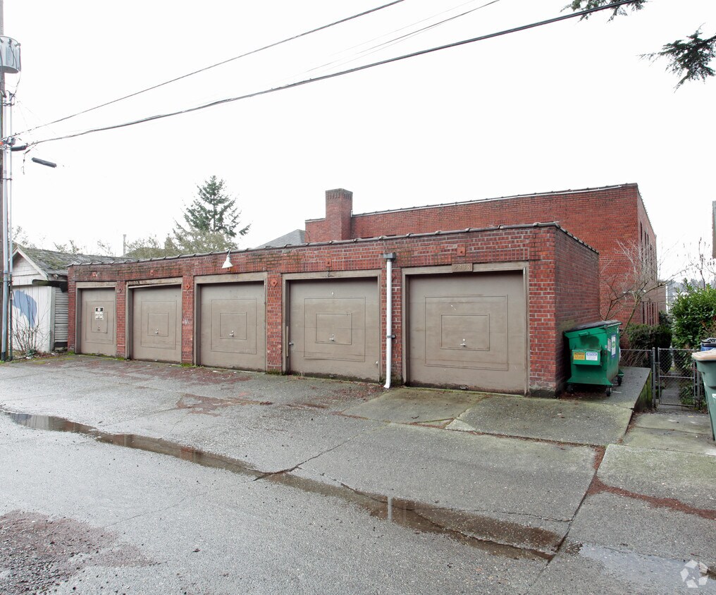 Foto del edificio - 2338 Franklin Ave E