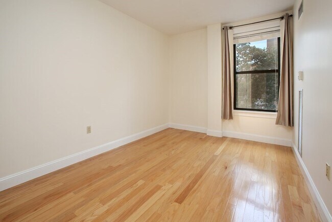 Foto del edificio - 1723 Washington St