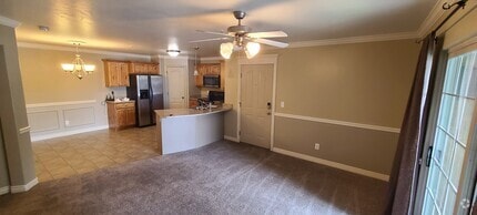 Building Photo - 685 S 2220 W