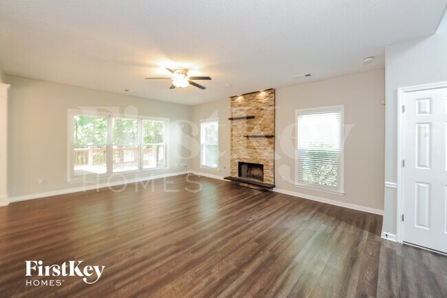Building Photo - 2218 Sprucewood Dr NW