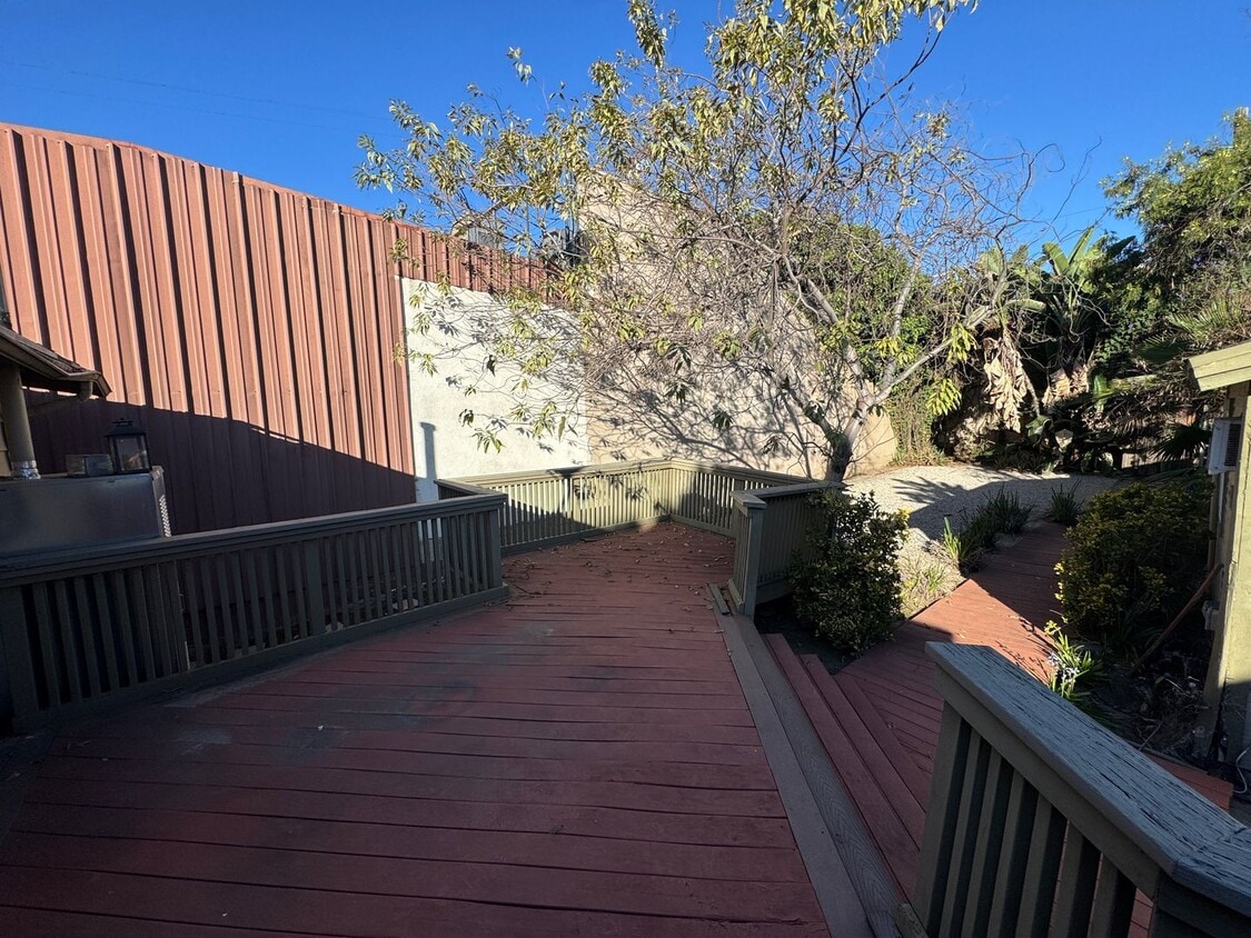 Building Photo - 2907 Knox Ave