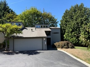 Building Photo - 10009 NE 115th Ln